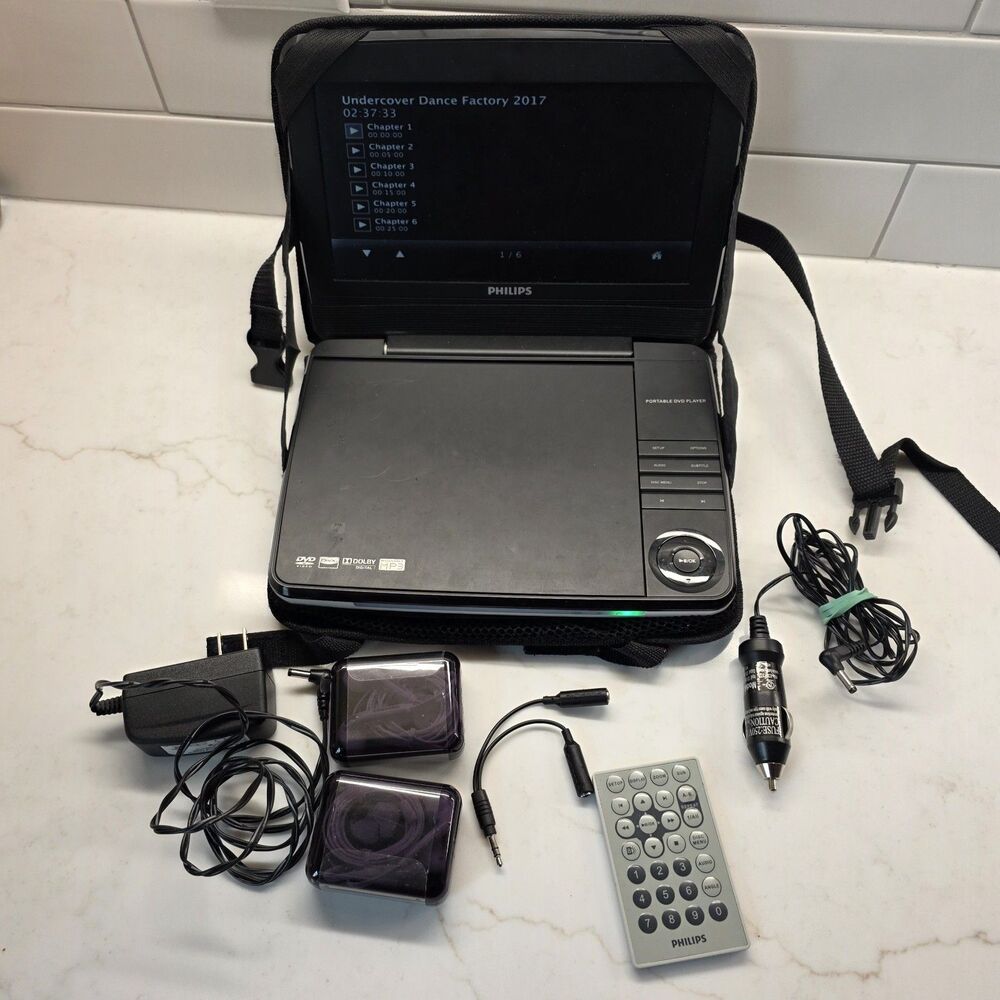 Philips PD9000/37 9” Portable DVD Player w/Case, Remote, Charger+Headphone Split